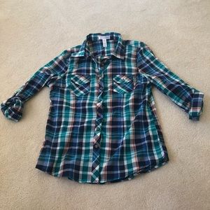 Women’s flannel top. Size medium.